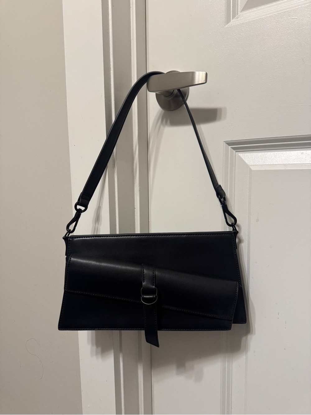 Charles & Keith Black Shoulder Bag - Picture 2 of 6